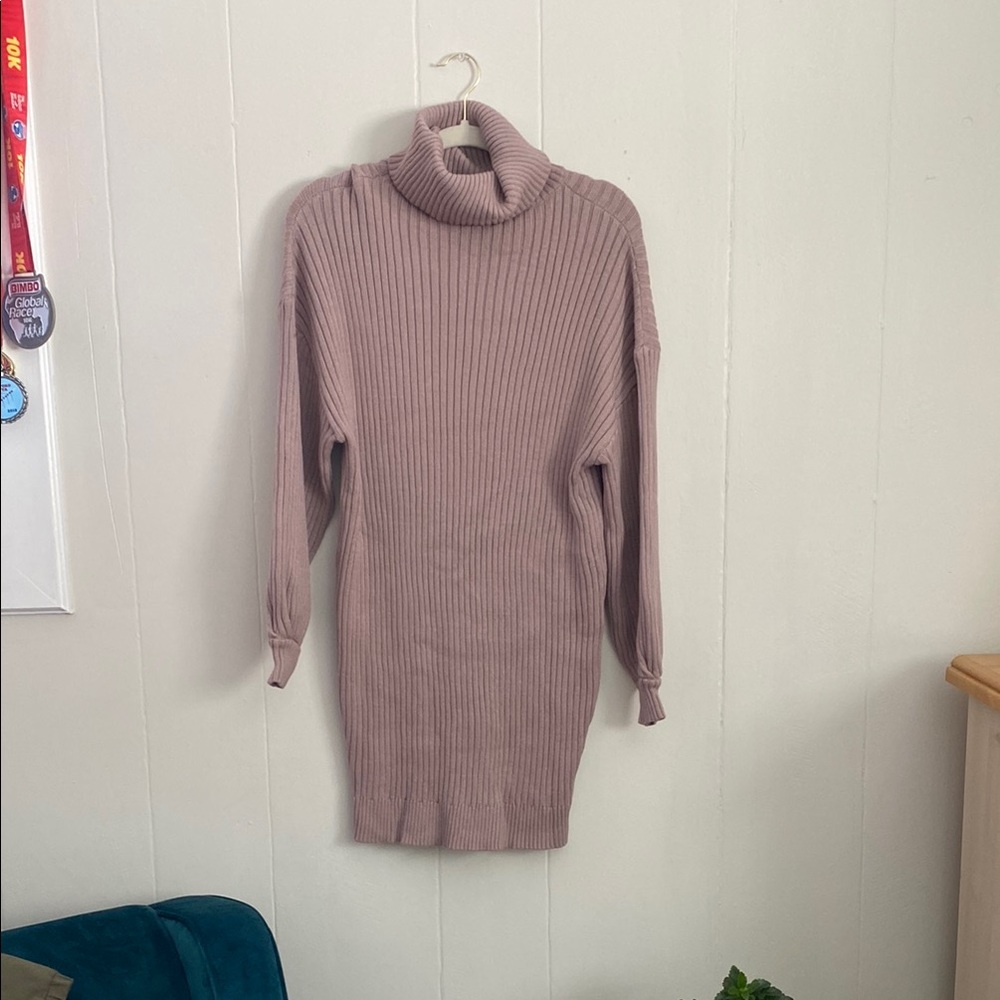 Women's Ribbed Turtleneck Sweater -Mauve